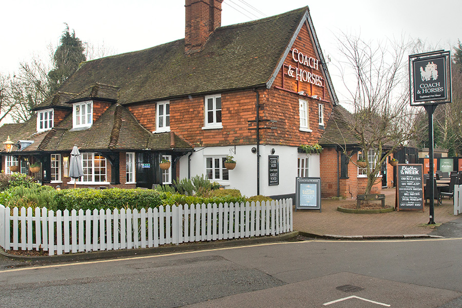 Coach & Horses pub in Ickenham | Stonegate Group