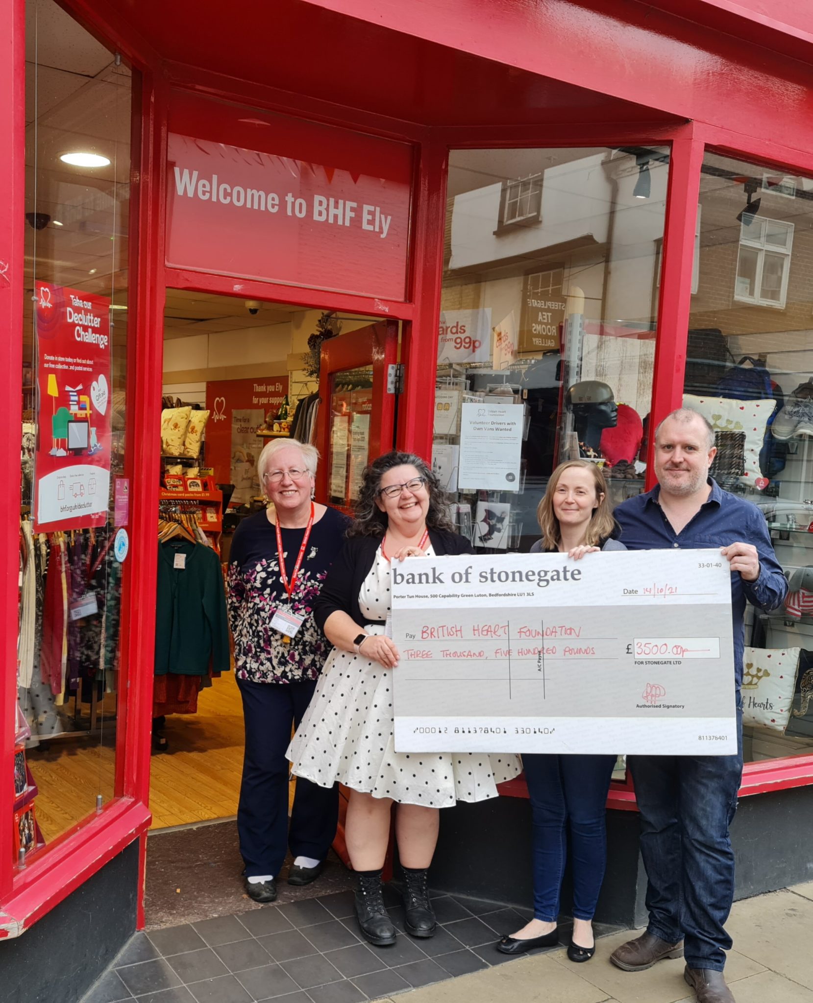 Ely pubs team up to raise £3500 for British Heart Foundation